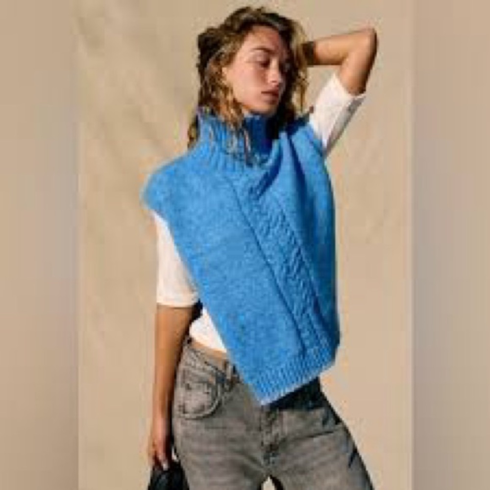 Free People Alma Cable Poncho - Blue Size One Size. NWOT